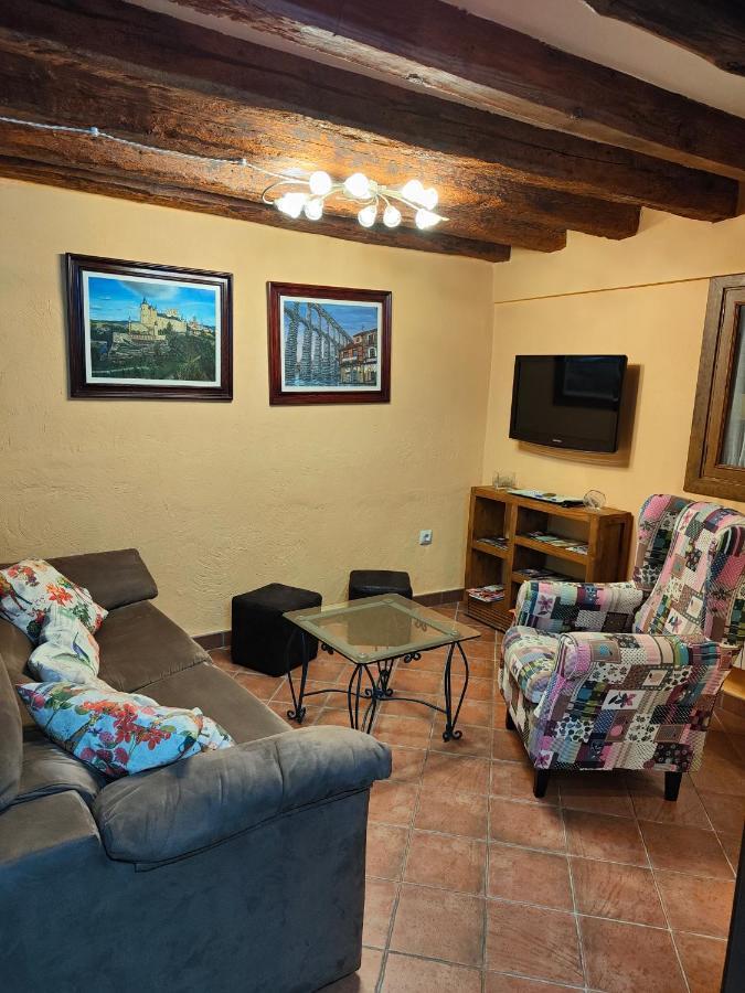 Casa Vieja Tabanera A 8 Min De Segoia Konuk evi Tabanera del Monte Dış mekan fotoğraf