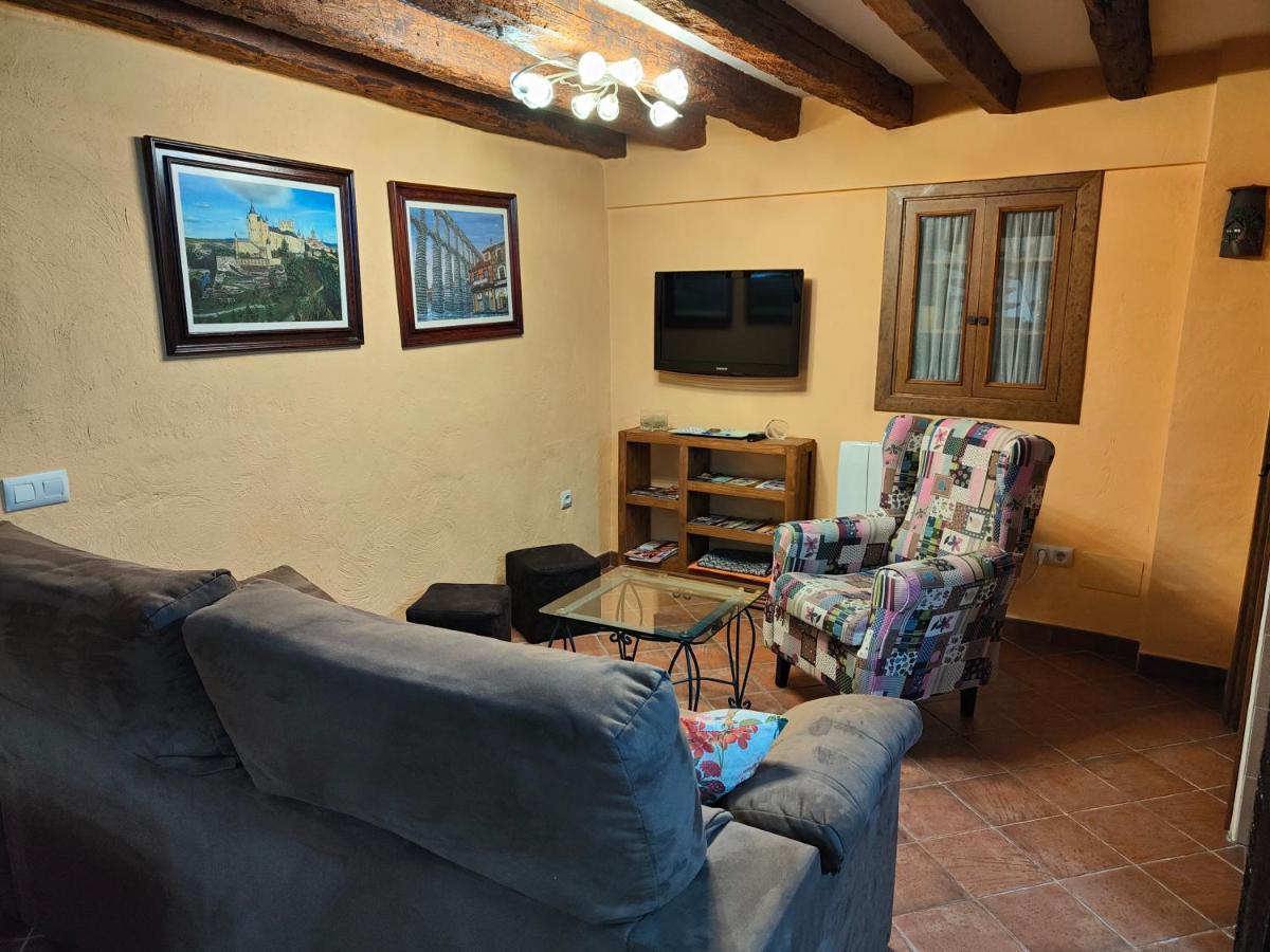 Casa Vieja Tabanera A 8 Min De Segoia Konuk evi Tabanera del Monte Dış mekan fotoğraf
